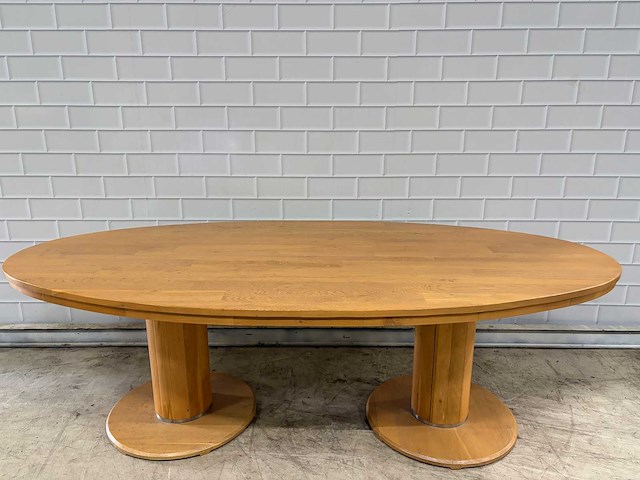 Ovaal houten tafel - afbeelding 1 van  6