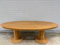 Ovaal houten tafel - afbeelding 1 van  6