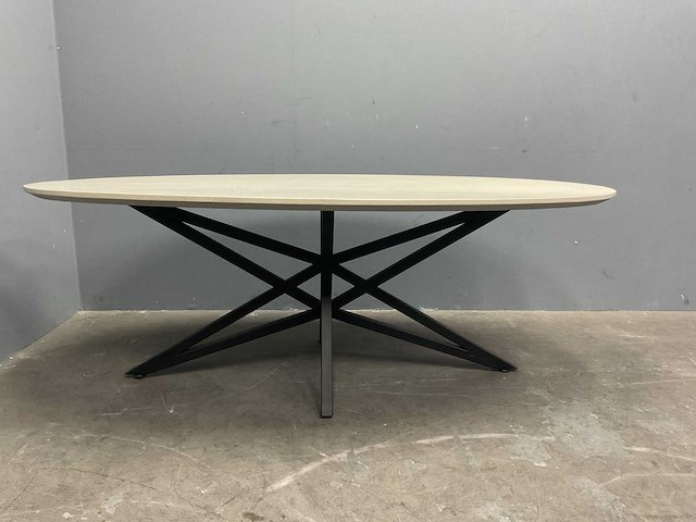 Ovaal hpl eetkamertafel 220 cm met onderstel shooting star - afbeelding 1 van  5