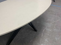Ovaal hpl eetkamertafel 220 cm met onderstel shooting star - afbeelding 3 van  5