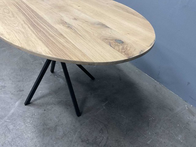 Ovaal verzet eiken eetkamertafel 140 cm met onderstel spin 85 - afbeelding 4 van  5
