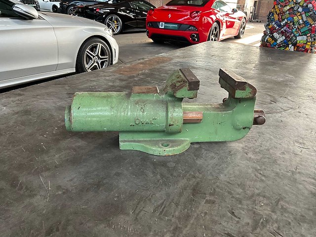 Oval - gietijzeren bankschroef 125mm - afbeelding 1 van  2