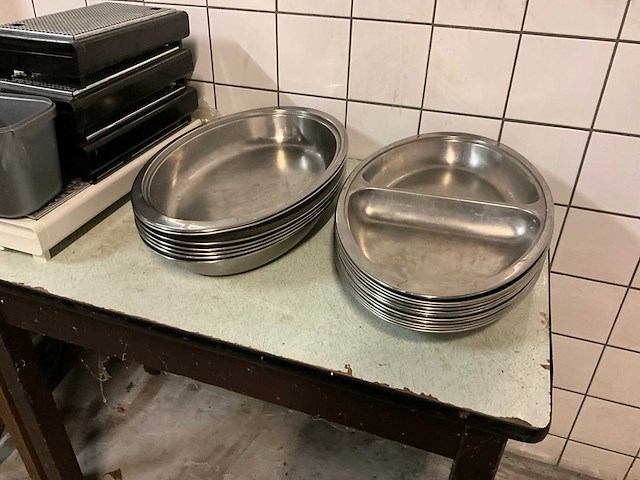 Ovale chaving dishes inzetbakken (18x) - afbeelding 1 van  5