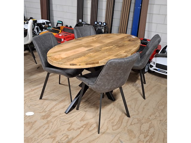 Ovale eetkamertafel met 4x stoel - afbeelding 1 van  6