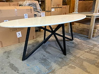 Ovale eetkamertafel met marmeren blad - afbeelding 1 van  11