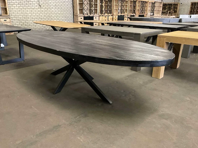 Ovale eetkamertafel - afbeelding 1 van  8