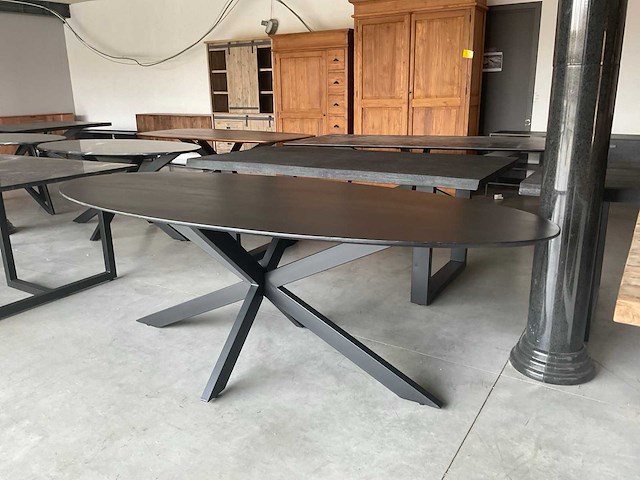 Ovale eetkamertafel - afbeelding 1 van  8