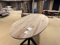 Ovale eettafel, massief eiken, zwart metalen onderstel - afbeelding 4 van  6