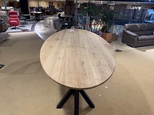 Ovale eettafel, massief eiken, zwart metalen onderstel - afbeelding 6 van  6