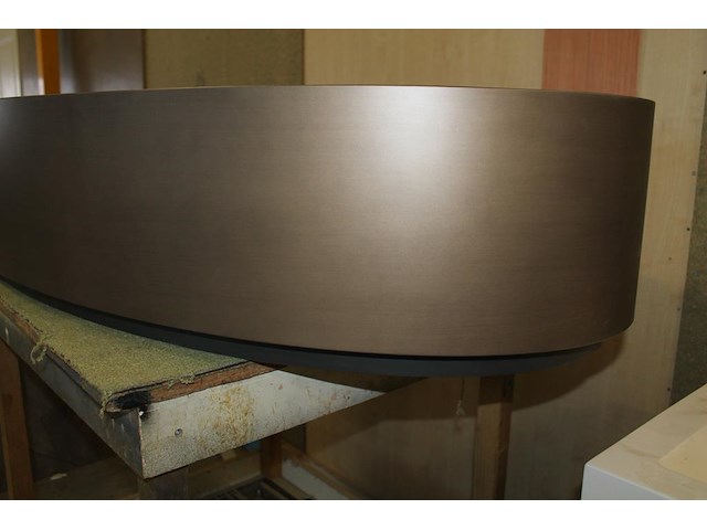 Ovale salontafel zonder afwerkblad. afmeting 152 x 82 x 30 cm. - afbeelding 2 van  3