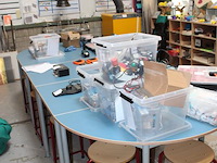 Ovale spreektafel bestaande uit 5 delen. afmeting 350 x 140 x 75 cm. - afbeelding 2 van  3