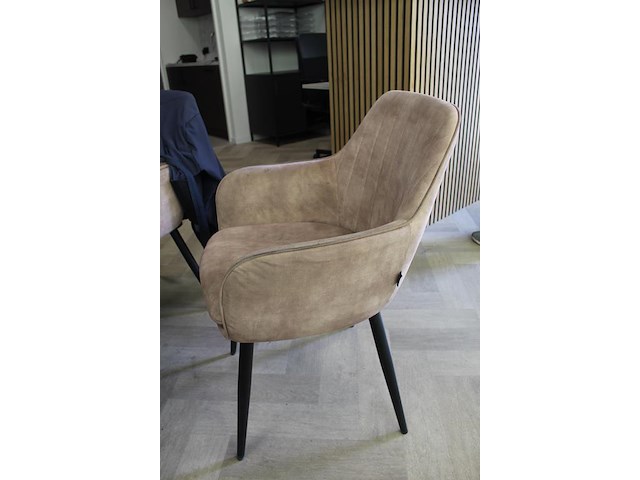 Ovale vergadertafel met kruispoot en zes gestoffeerde stoelen colenis. tafel voorzien van rubberen transpar... - afbeelding 3 van  5