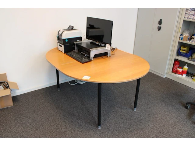 Ovale werktafel, afm. 150 x 120 cm. - afbeelding 1 van  3