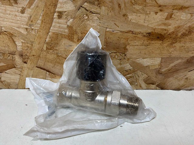 Oventrop afsluiter uni rtlh m30x1,5 recht dn15 1/2 (29x) - afbeelding 3 van  6