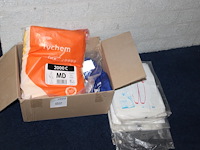 Overalls w.o. disposables in doos. - afbeelding 1 van  2