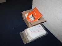 Overalls w.o. disposables in doos. - afbeelding 2 van  2