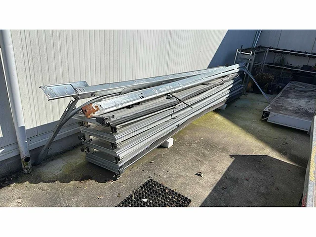 Overheaddeur - garage deur - afbeelding 1 van  2