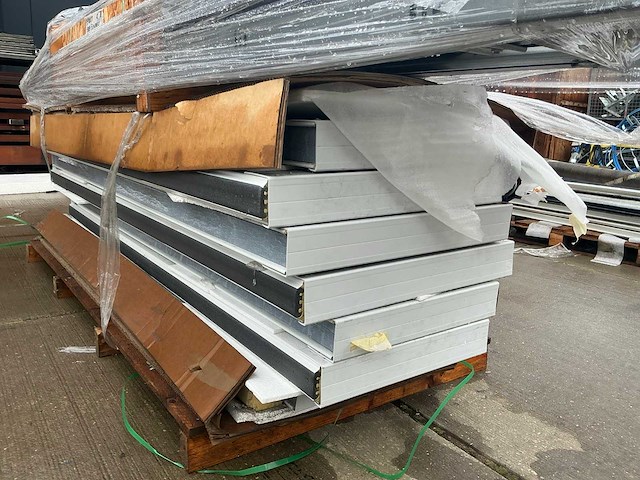 Overheaddeur (2,20x3,75 mtr) ongebruikt - afbeelding 12 van  17