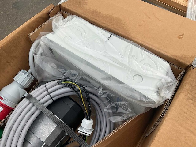 Overheaddeur (2,20x3,75 mtr) ongebruikt - afbeelding 4 van  17