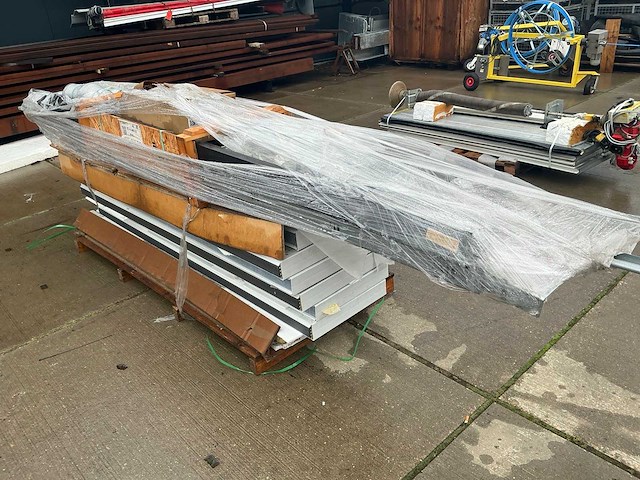 Overheaddeur (2,20x3,75 mtr) ongebruikt - afbeelding 13 van  17