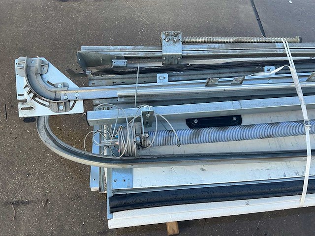 Overheaddeur (3,05x2,85 mtr) - afbeelding 7 van  11