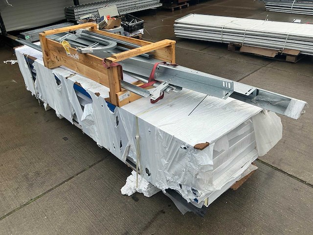 Overheaddeur (3,06x3,50 mtr) ongebruikt - afbeelding 7 van  13