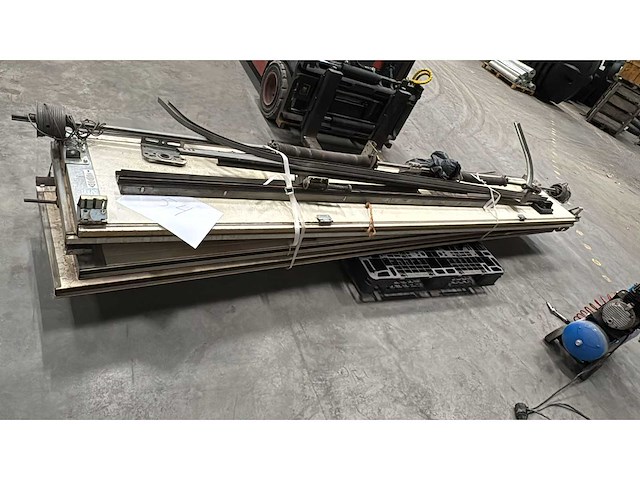 Overheaddeur (3,54x2,00 mtr) - afbeelding 1 van  1