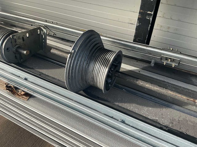 Overheaddeur (4,50x4,67 mtr) - afbeelding 9 van  11