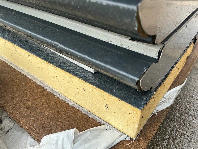 Overheaddeur met rvs railsen (2,00x2,30 mtr) ongebruikt - afbeelding 3 van  12