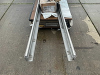 Overheaddeur met rvs railsen (2,00x2,30 mtr) ongebruikt - afbeelding 1 van  4