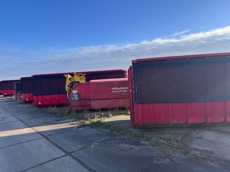 Overheidsveiling met afzetcontainers en perscontainers deel 1