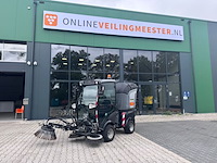 Overheidsveiling veegmachine karcher