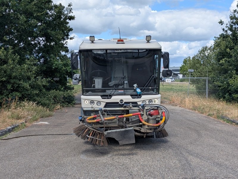 Overheidsveiling veegmachine ravo 540 euro6