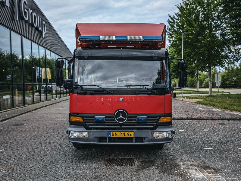 Overheidsveiling vrachtauto bakwagen (voormalig brandweervoertuig)