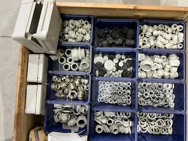 Overig elektra instalatiematerialen - afbeelding 1 van  4