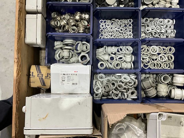 Overig elektra instalatiematerialen - afbeelding 2 van  4