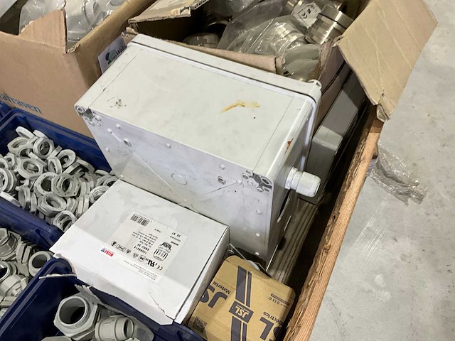 Overig elektra instalatiematerialen - afbeelding 4 van  4