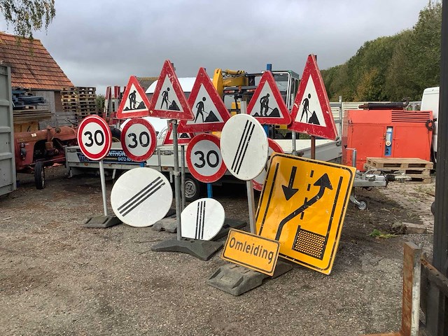 Overige aannemersmateriaal (15x) - afbeelding 1 van  5