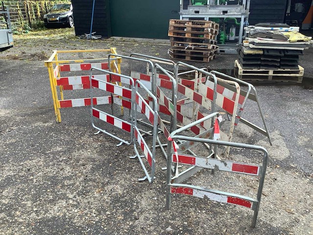 Overige aannemersmateriaal (8x) - afbeelding 1 van  4