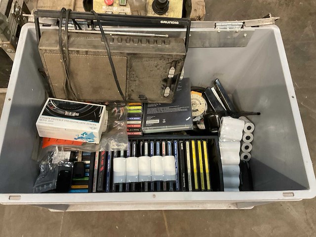 Overige audio-apparatuur flightcase-cd’s-microfoons-etc - afbeelding 6 van  12