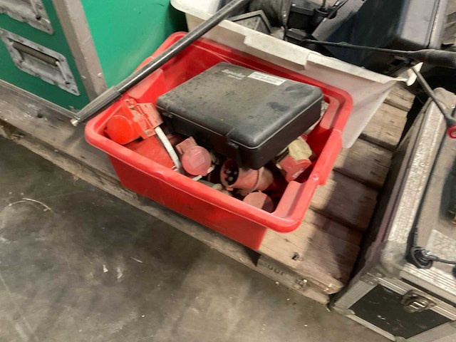 Overige audio-apparatuur flightcase-cd’s-microfoons-etc - afbeelding 11 van  12