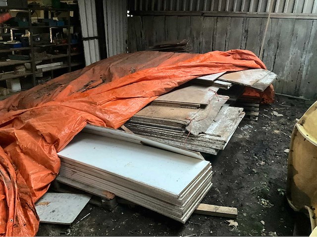 Overige hout- en plaatmateriaal partij - afbeelding 1 van  5