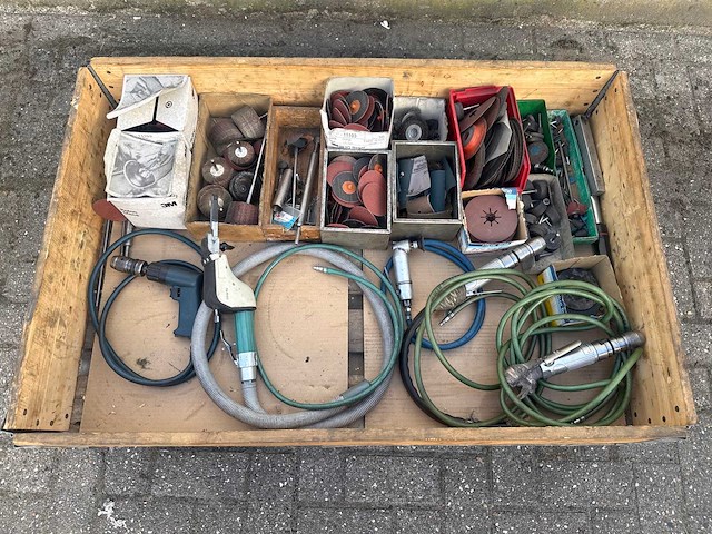 Overige pneumatische gereedschap met toebehoren (5x) - afbeelding 1 van  10