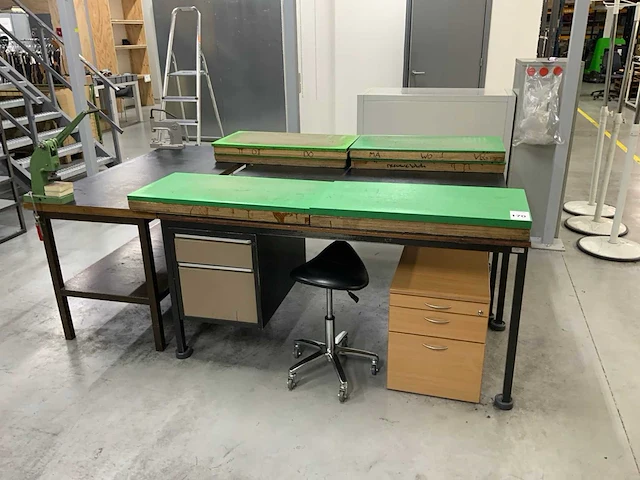 Overige werkplaatsinventaris (6x) - afbeelding 1 van  4