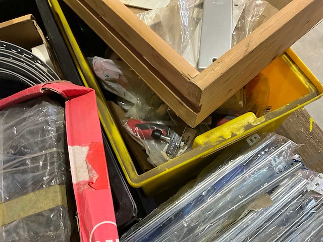 Overige werkplaatsinventaris - afbeelding 4 van  13