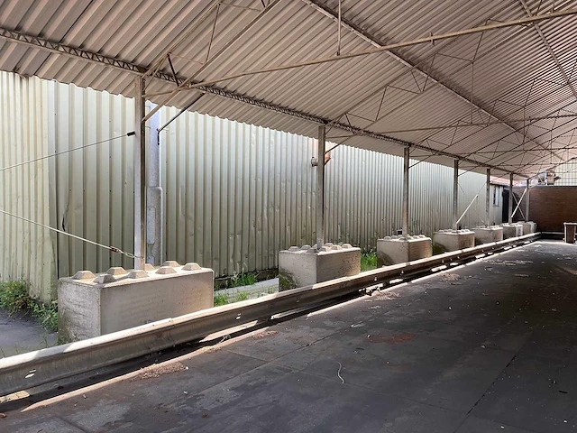 Overkapping met zeecontainers - afbeelding 2 van  28