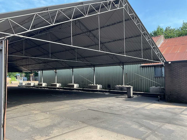Overkapping met zeecontainers - afbeelding 17 van  28