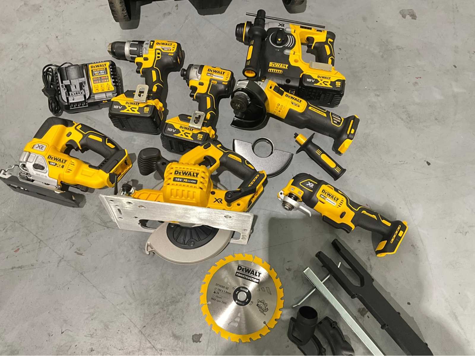 Overtollige voorraad gereedschappen en machines