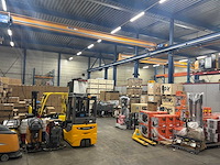 Overtollige voorraad gereedschappen en machines