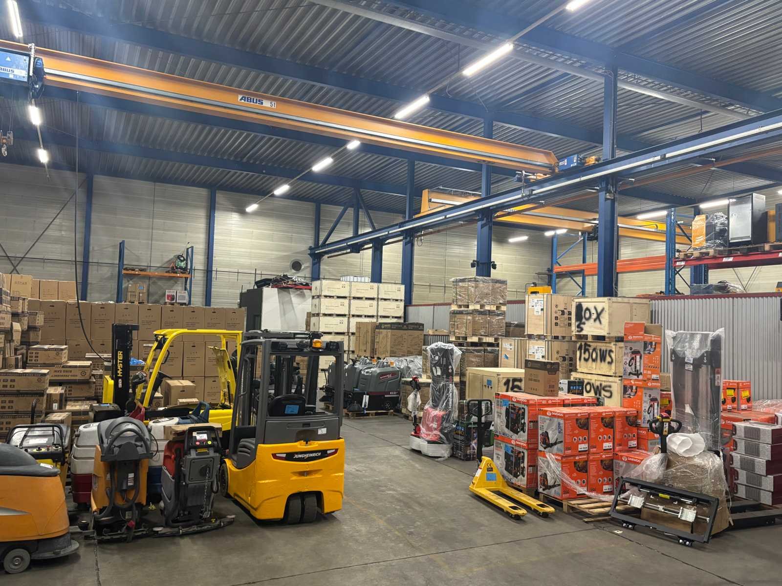 Overtollige voorraad gereedschappen en machines